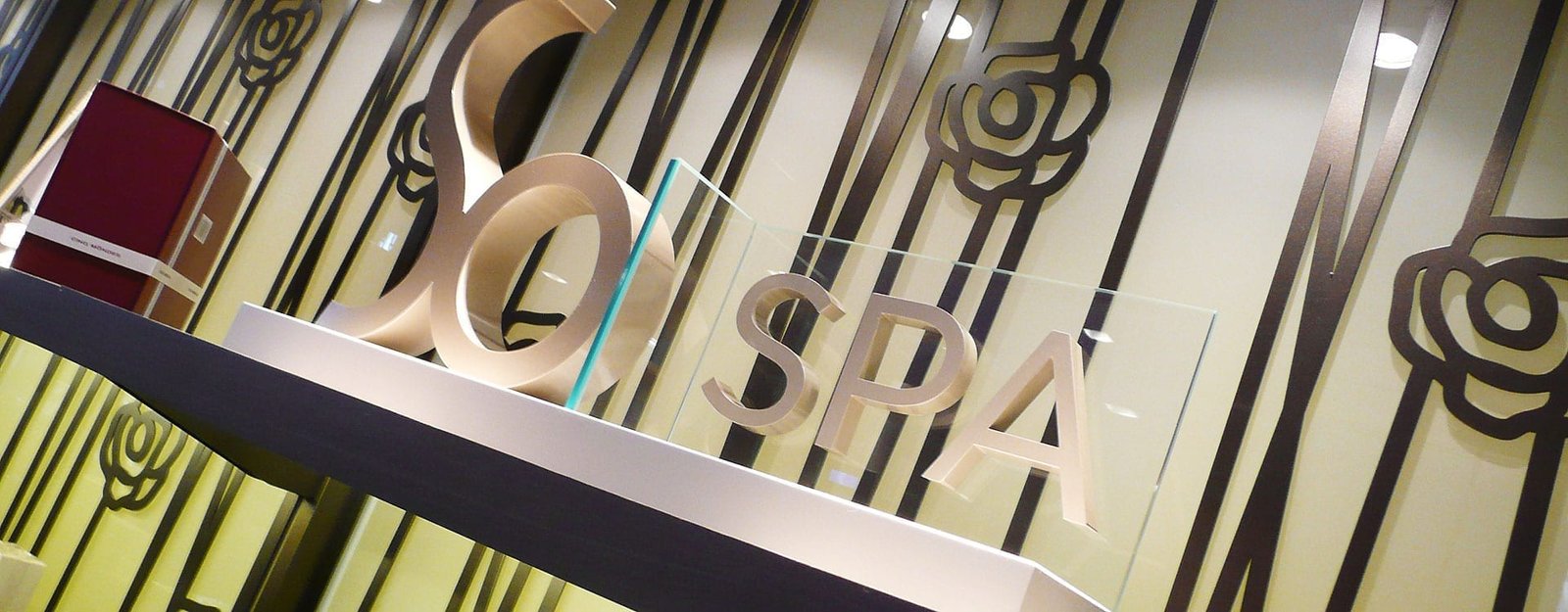 Hotel Signage Systems / Hotel Architectural Signage