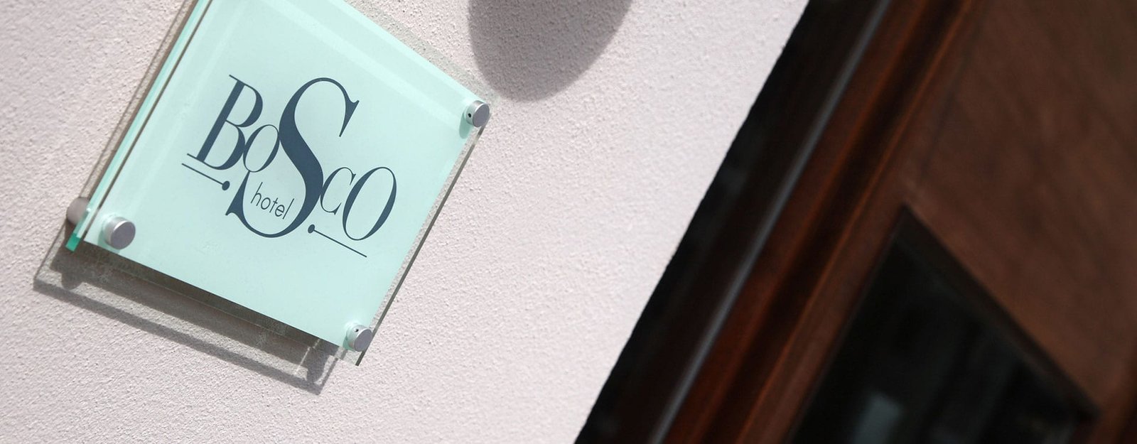 Hotel Signage Systems / Hotel Architectural Signage