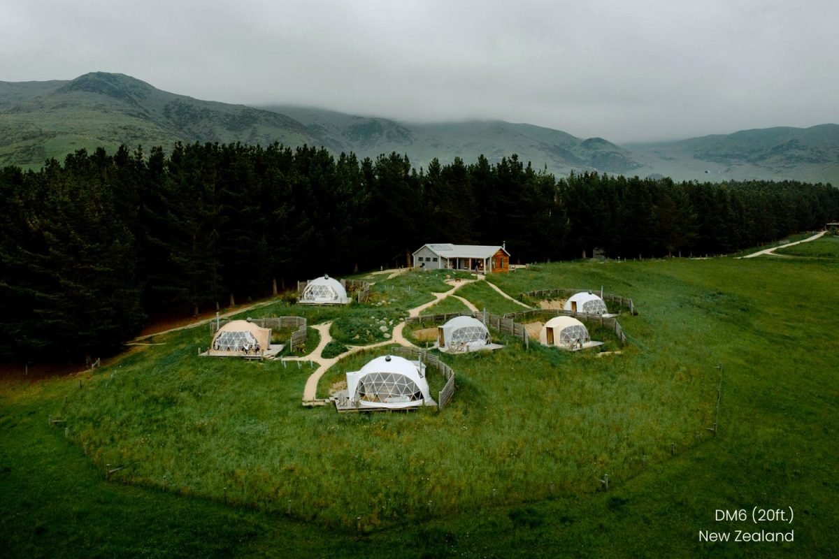 Sustainable Hotel Glamping Domes
