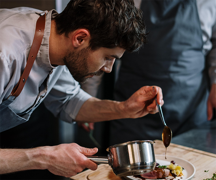 We Keep Track of your cold storage temperature, so you can focus on your food.