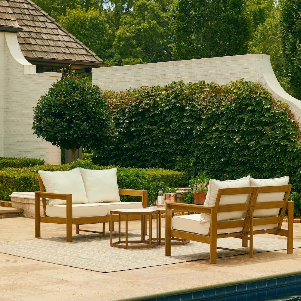 Outdoor Hotel Seating