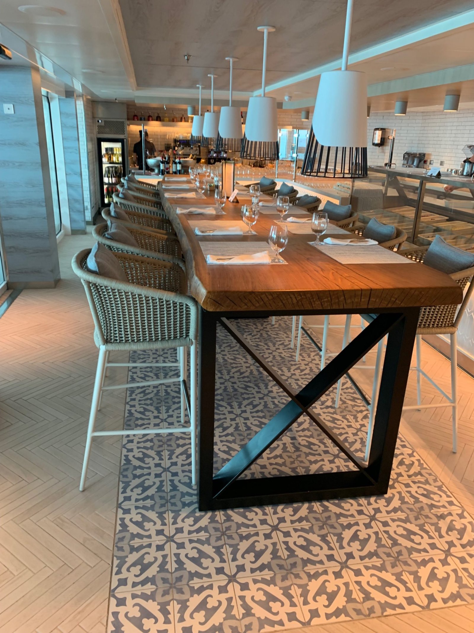 Custom hotel manufacturing / custom hotel solutions