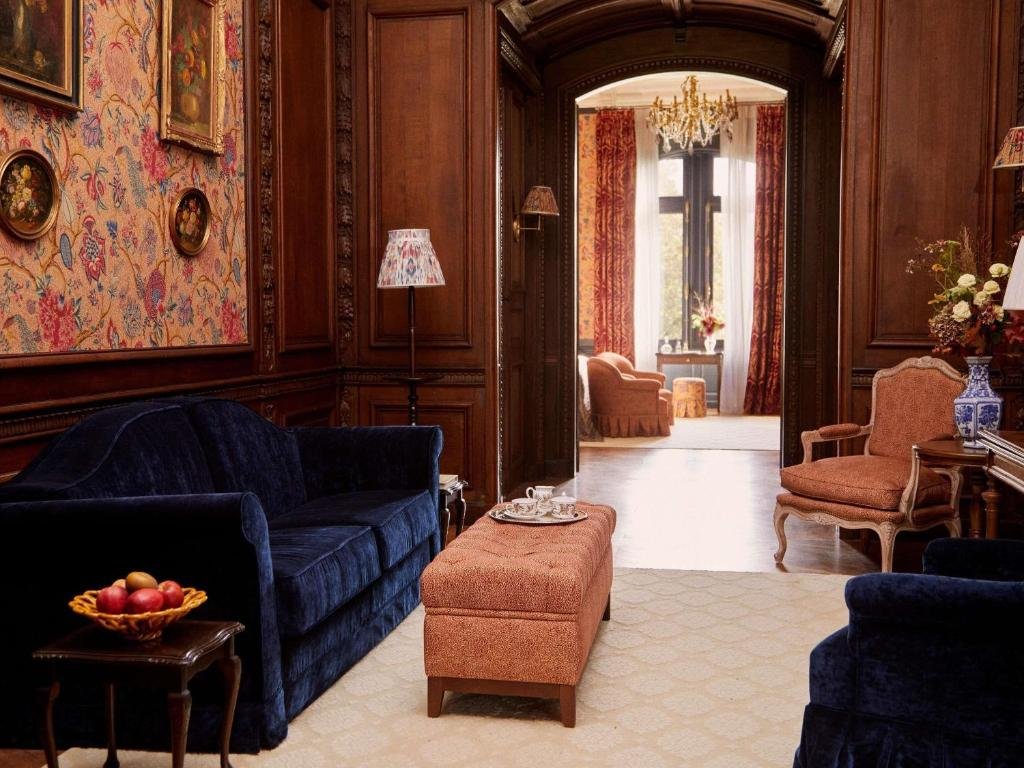 Bespoke Upholstery & Furniture Manufacturer for Hotels