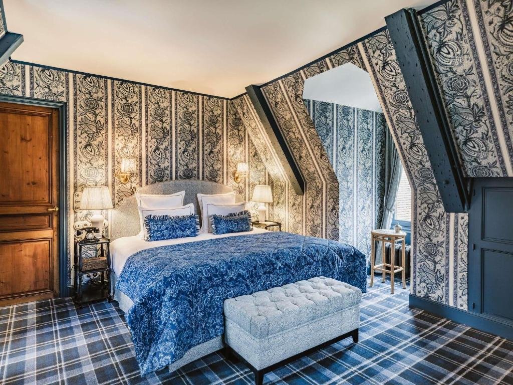 Bespoke Upholstery & Furniture Manufacturer for Hotels
