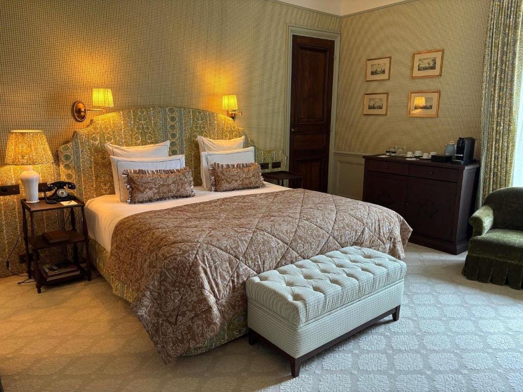 Bespoke Upholstery & Furniture Manufacturer for Hotels